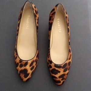 TALBOTS.  Animal print calf hair/ With memory foam